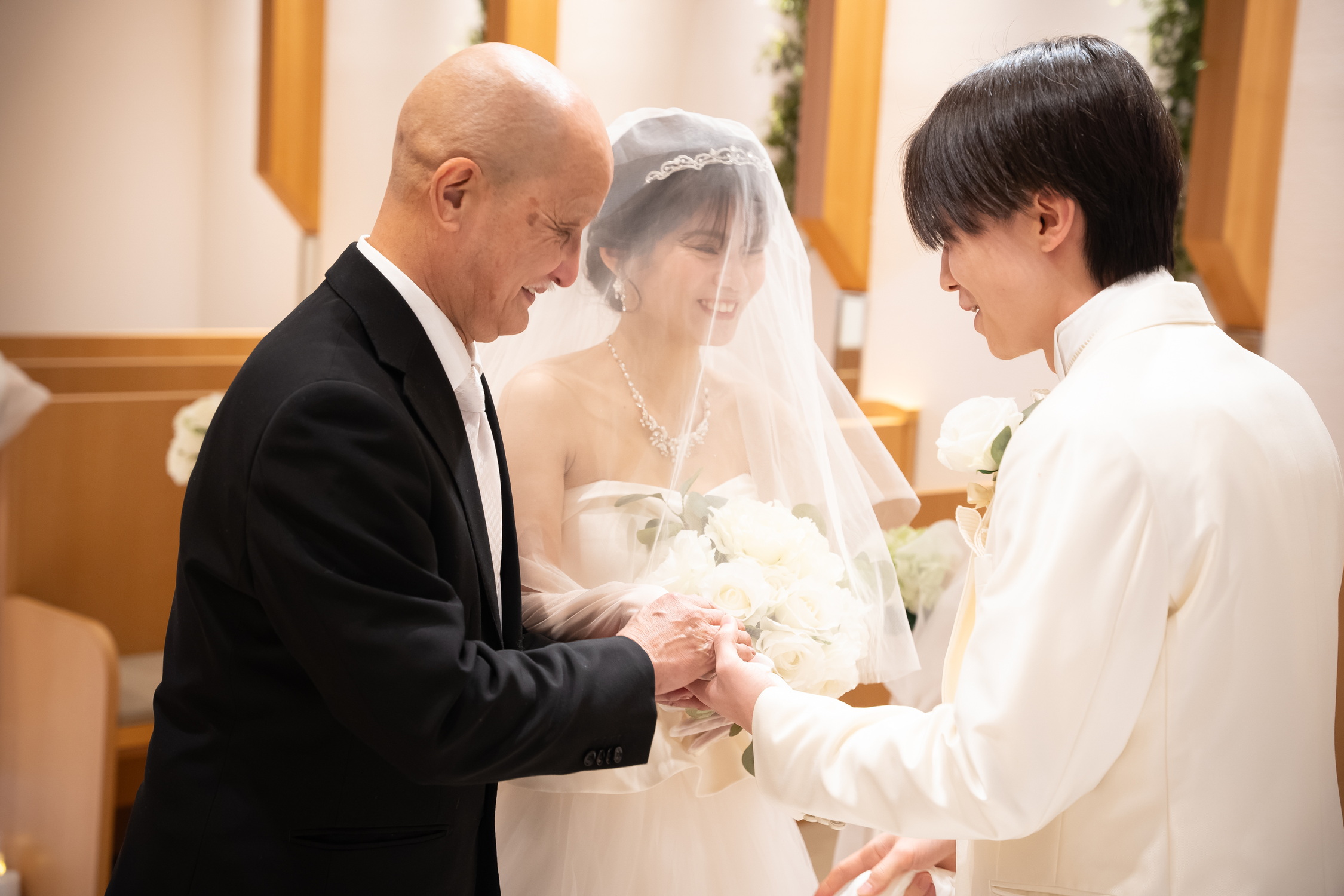 名古屋市内チャペルでの家族婚・フォトウェディングでの入場シーン
