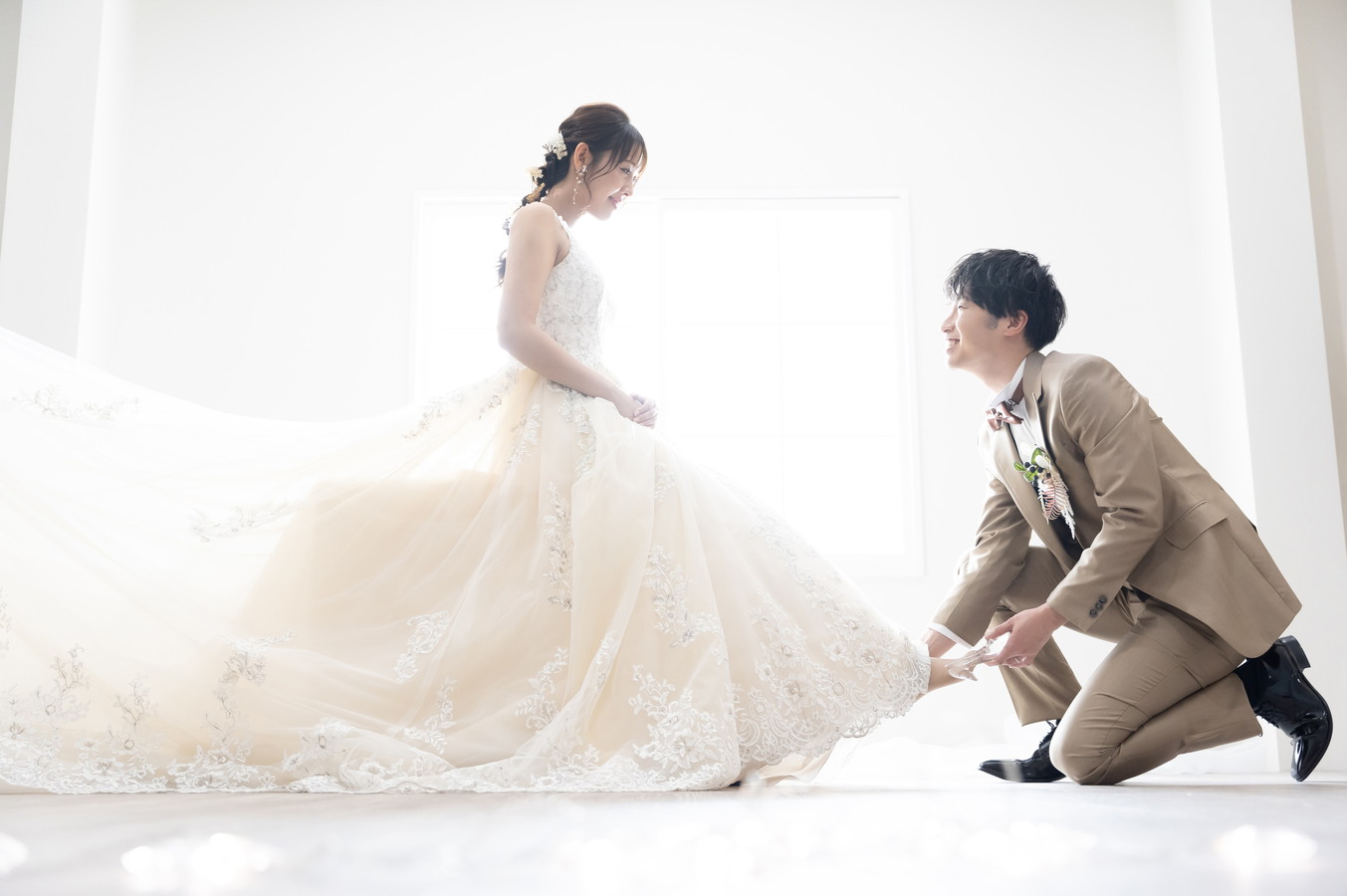 名古屋で人気の洋装スタジオ前撮りでは、シンデレラショット