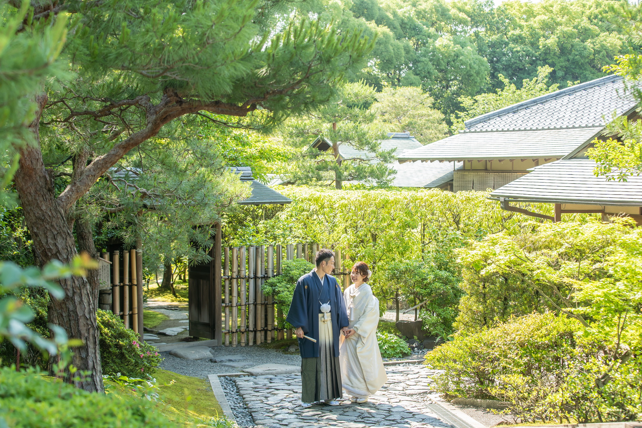 名古屋のフォトスタジオで和装前撮りロケーションフォトは白鳥庭園にて