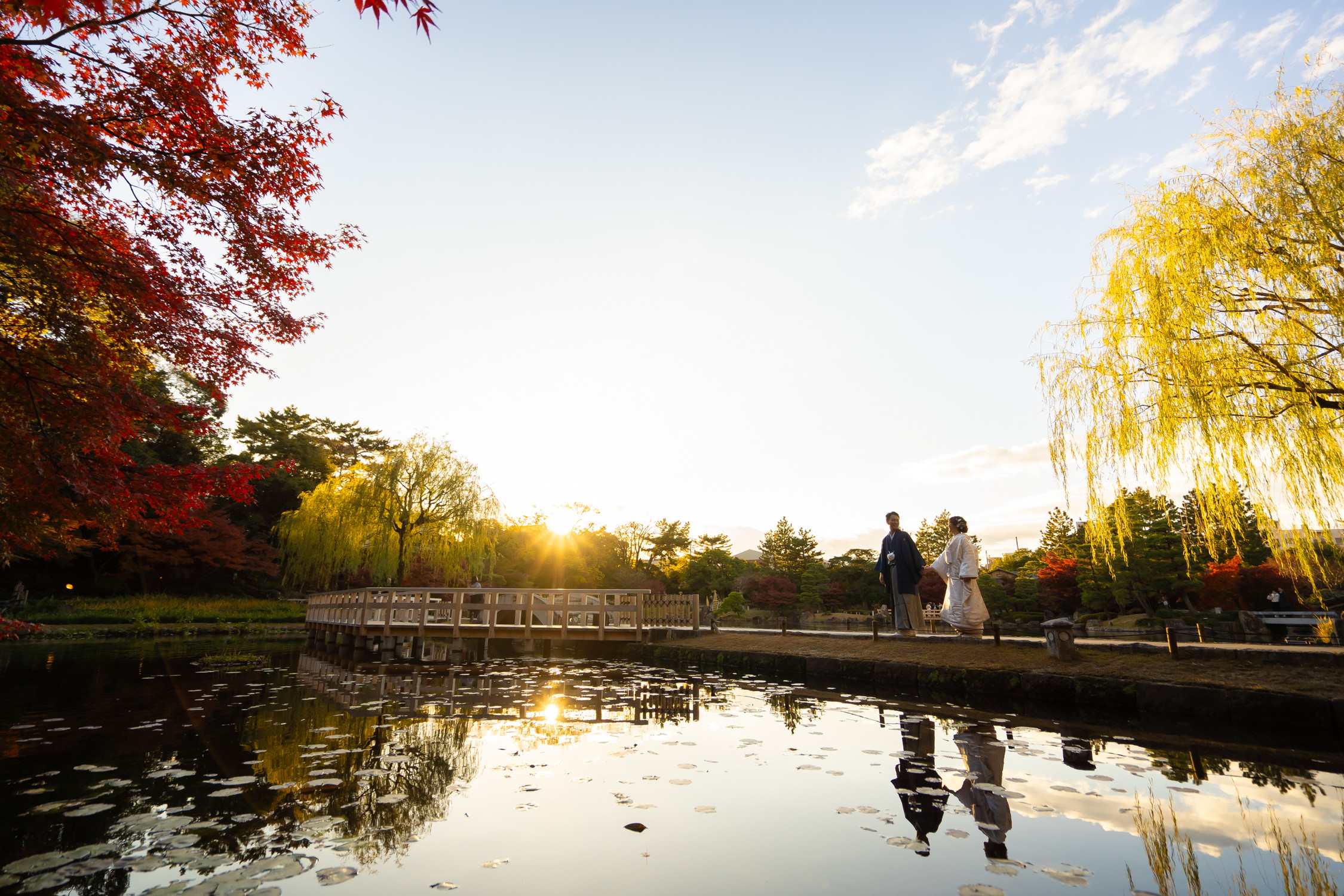 名古屋和装前撮りロケーションフォト徳川園の紅葉|フォトスタジオ