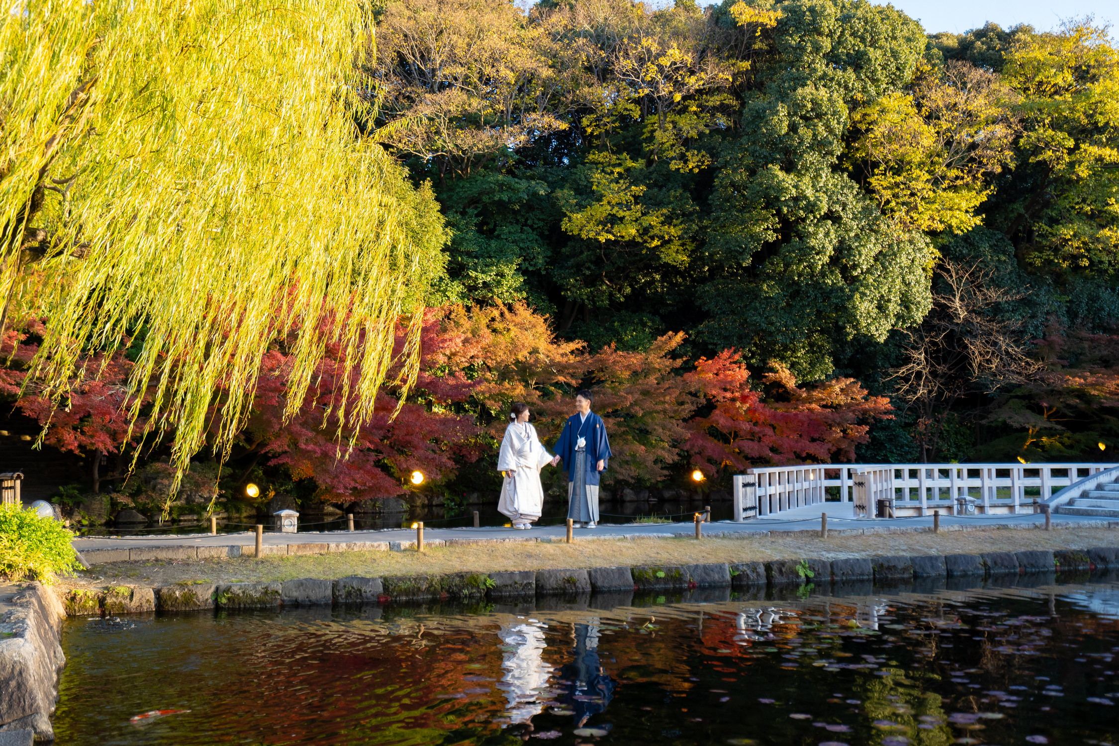 名古屋和装前撮りロケーションフォト徳川園の紅葉|フォトスタジオ