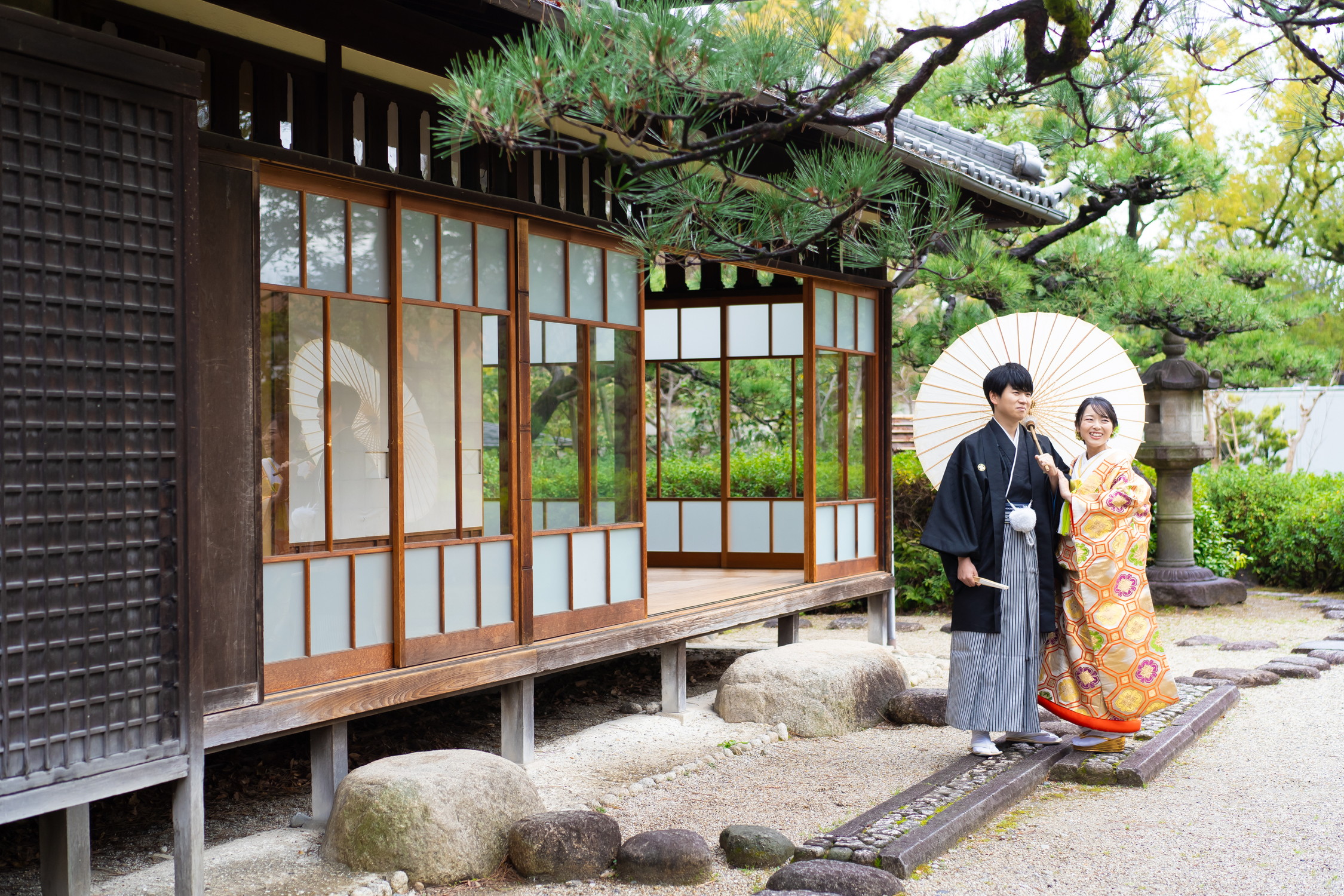 和装前撮り｜鶴舞公園の鶴々亭の庭園