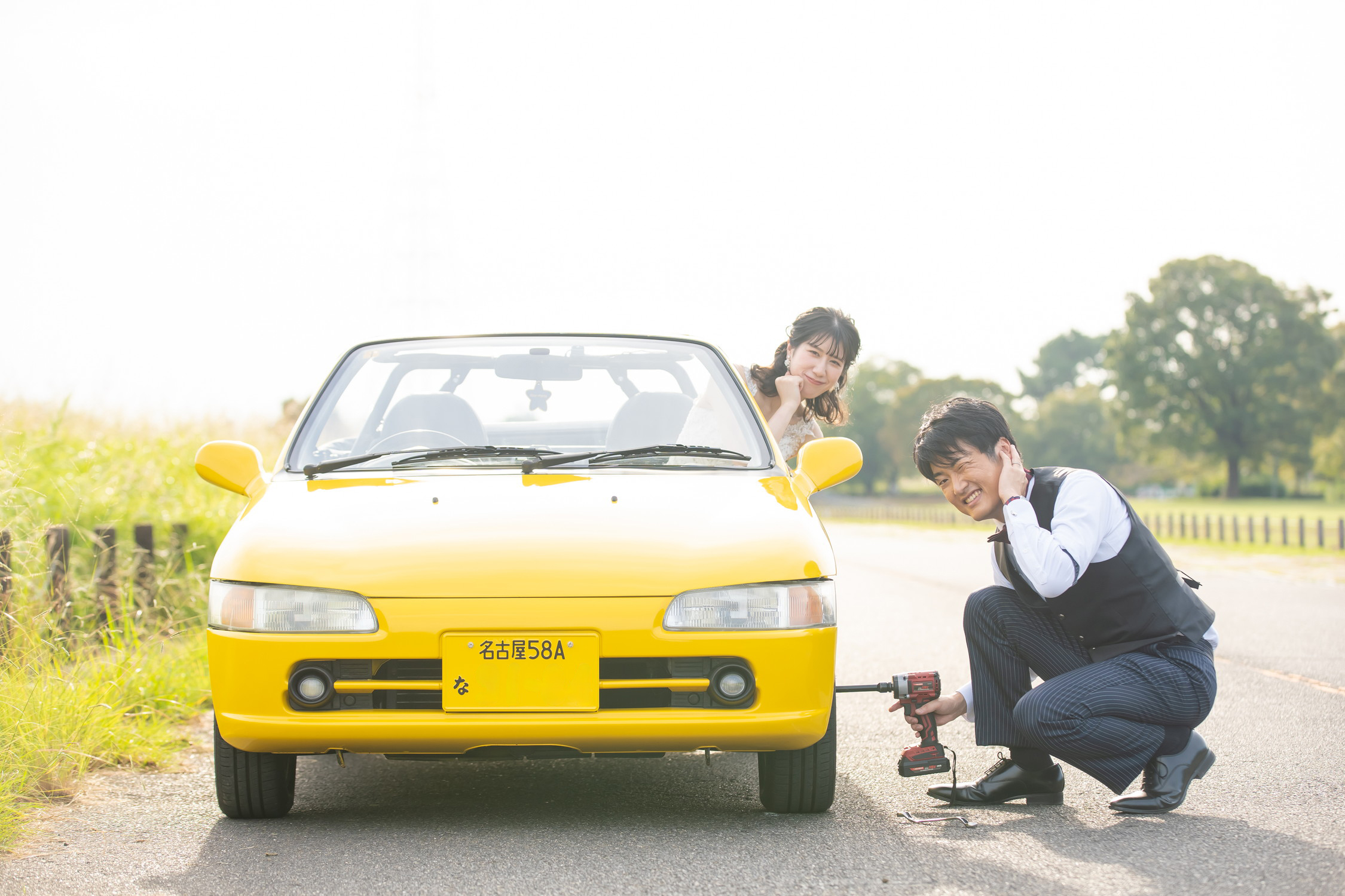 前撮りで愛車と洋装ロケーションフォトは名古屋の庄内緑地公園