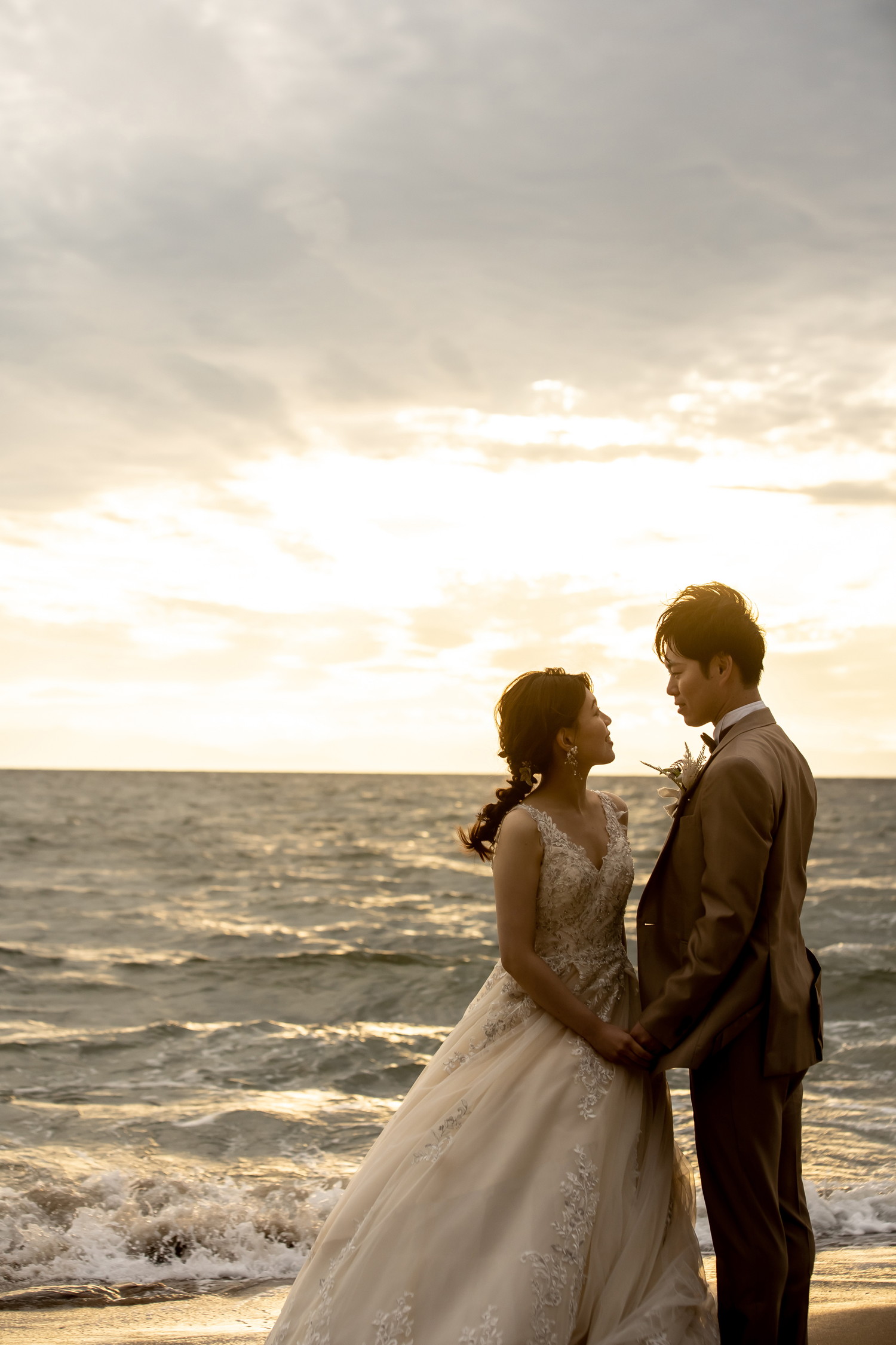 野間灯台でのロケーションフォトでのシルエット｜名古屋サンライズデジタル