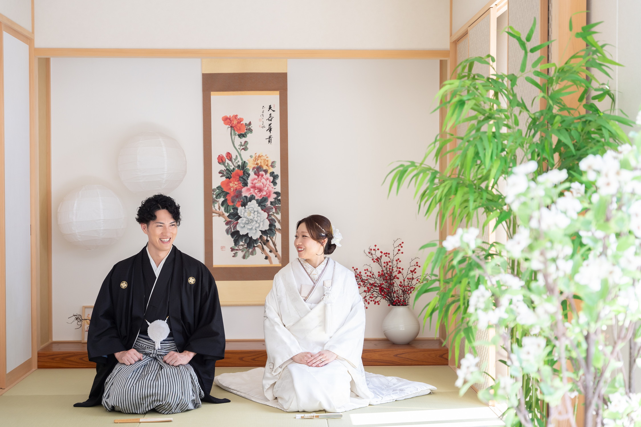 名古屋フォトスタジオで和装前撮り白無垢で正座ショット