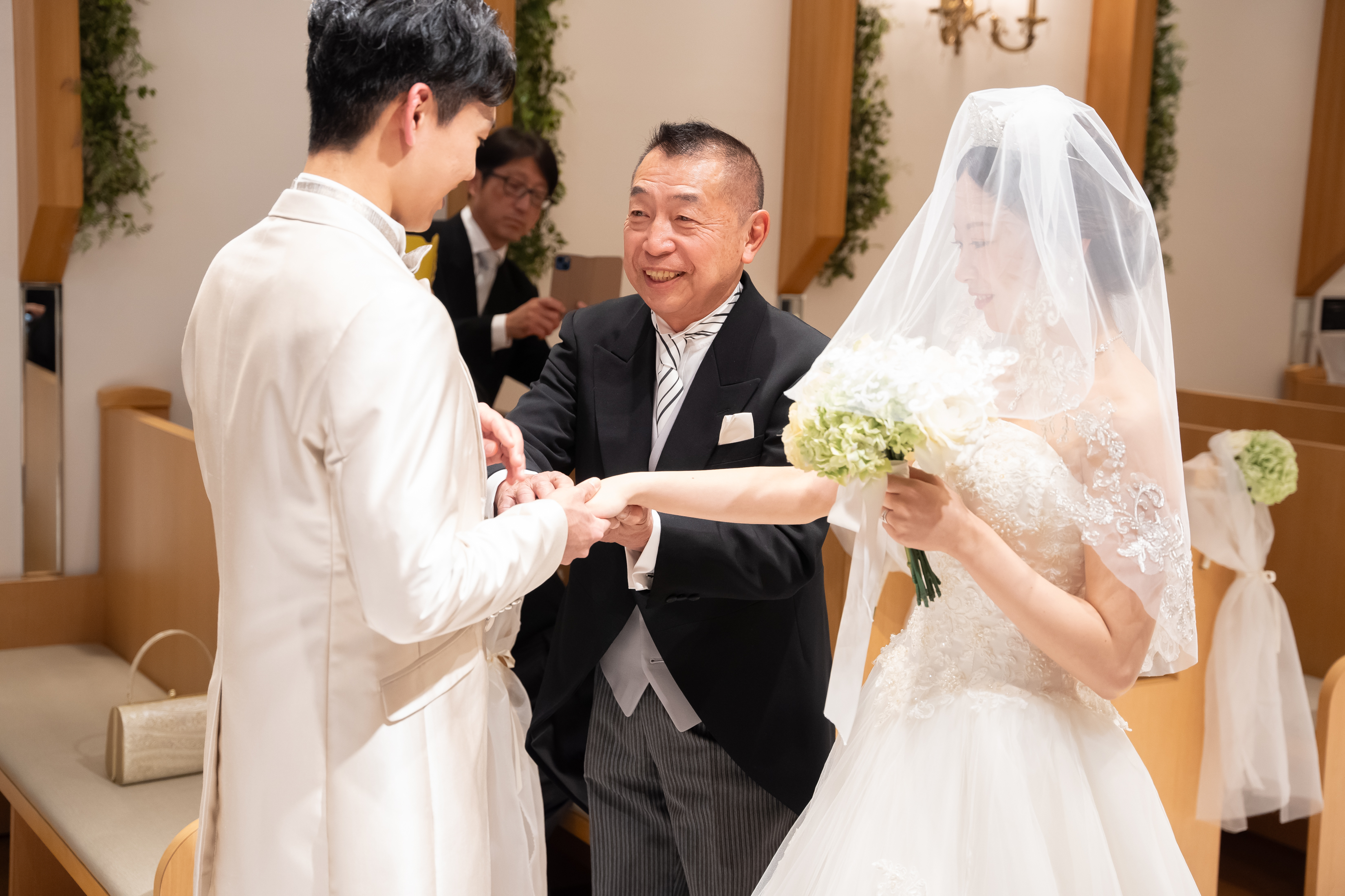 手作り結婚式でのあたたかなウェディングフォト
